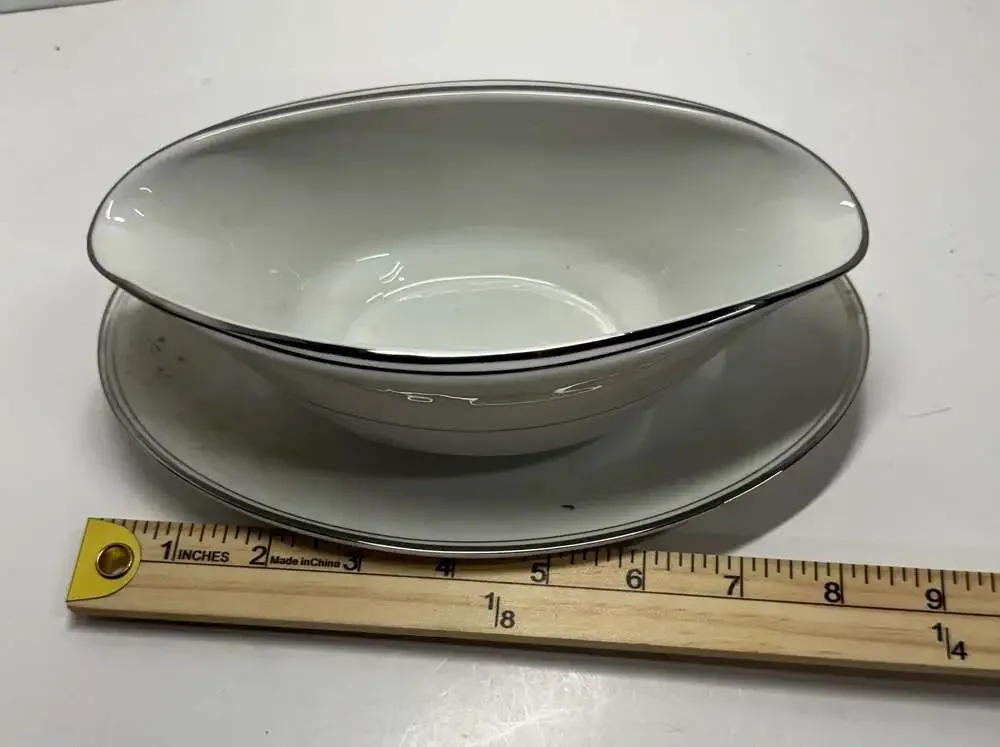 Imperial China W. Dalton Japan Sincerity 318 Gravy Boat with Attached Underplate
